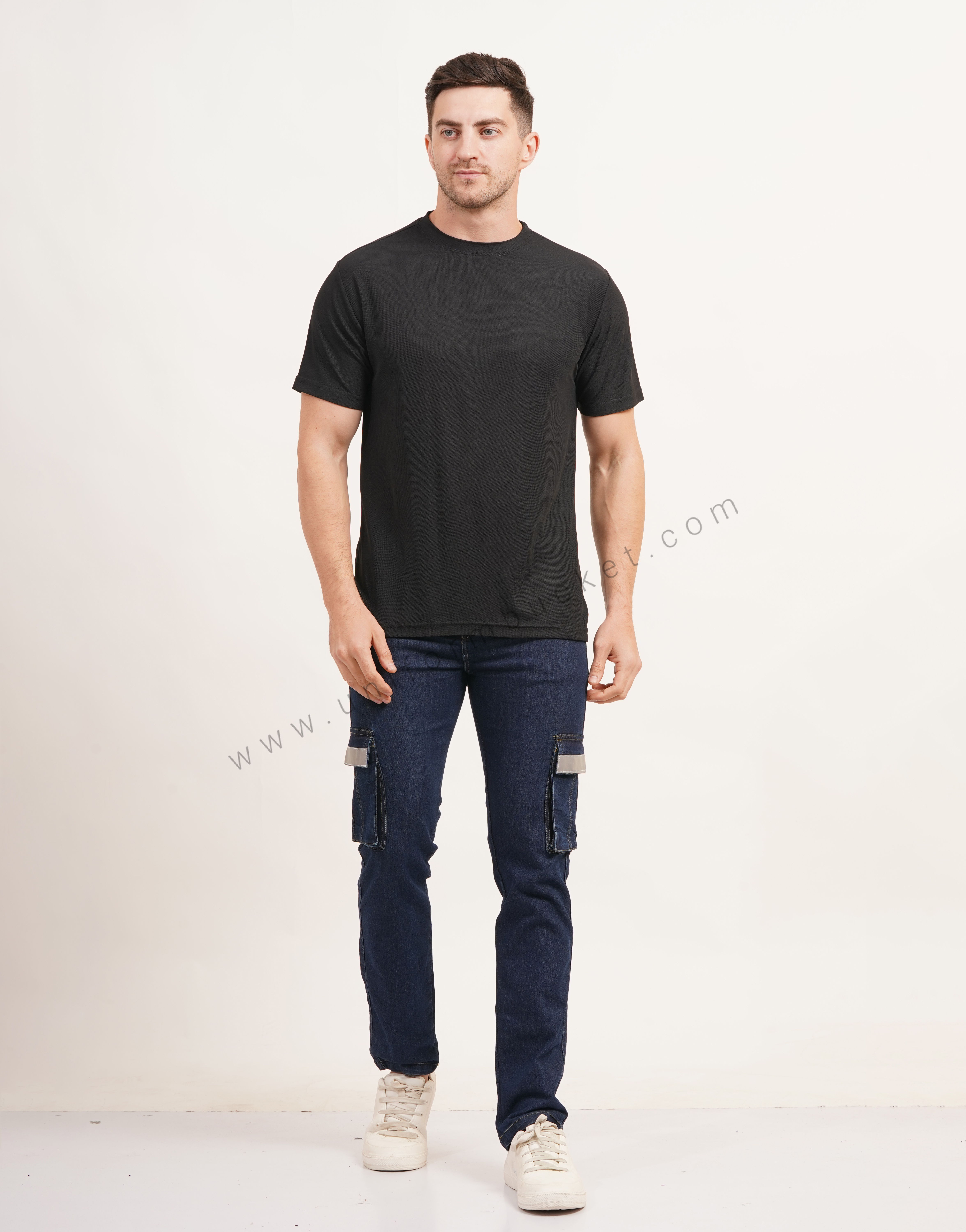 Black Round Neck Plain  T-shirt with Half Sleeve