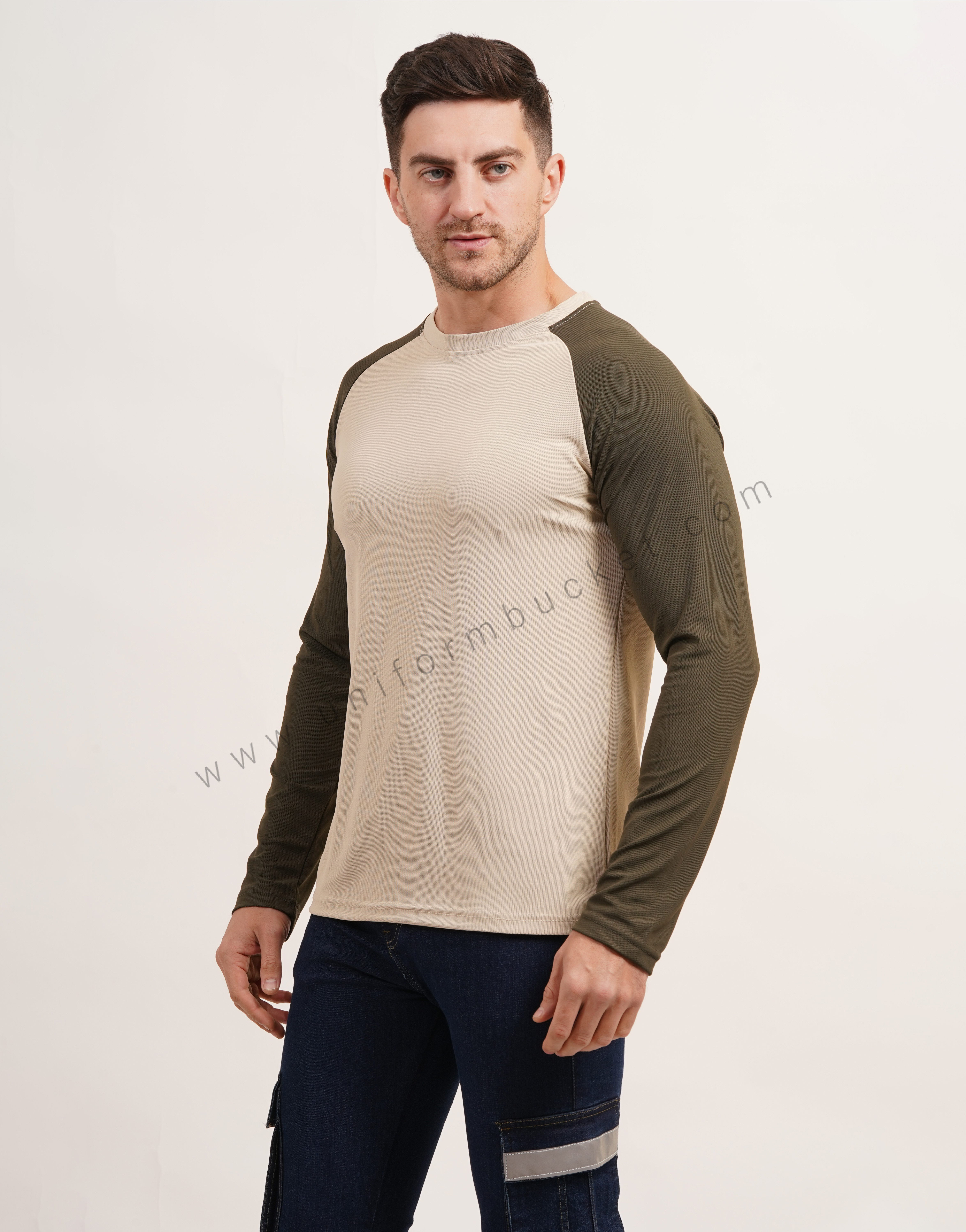 round neck t-shirt with raglan sleeve