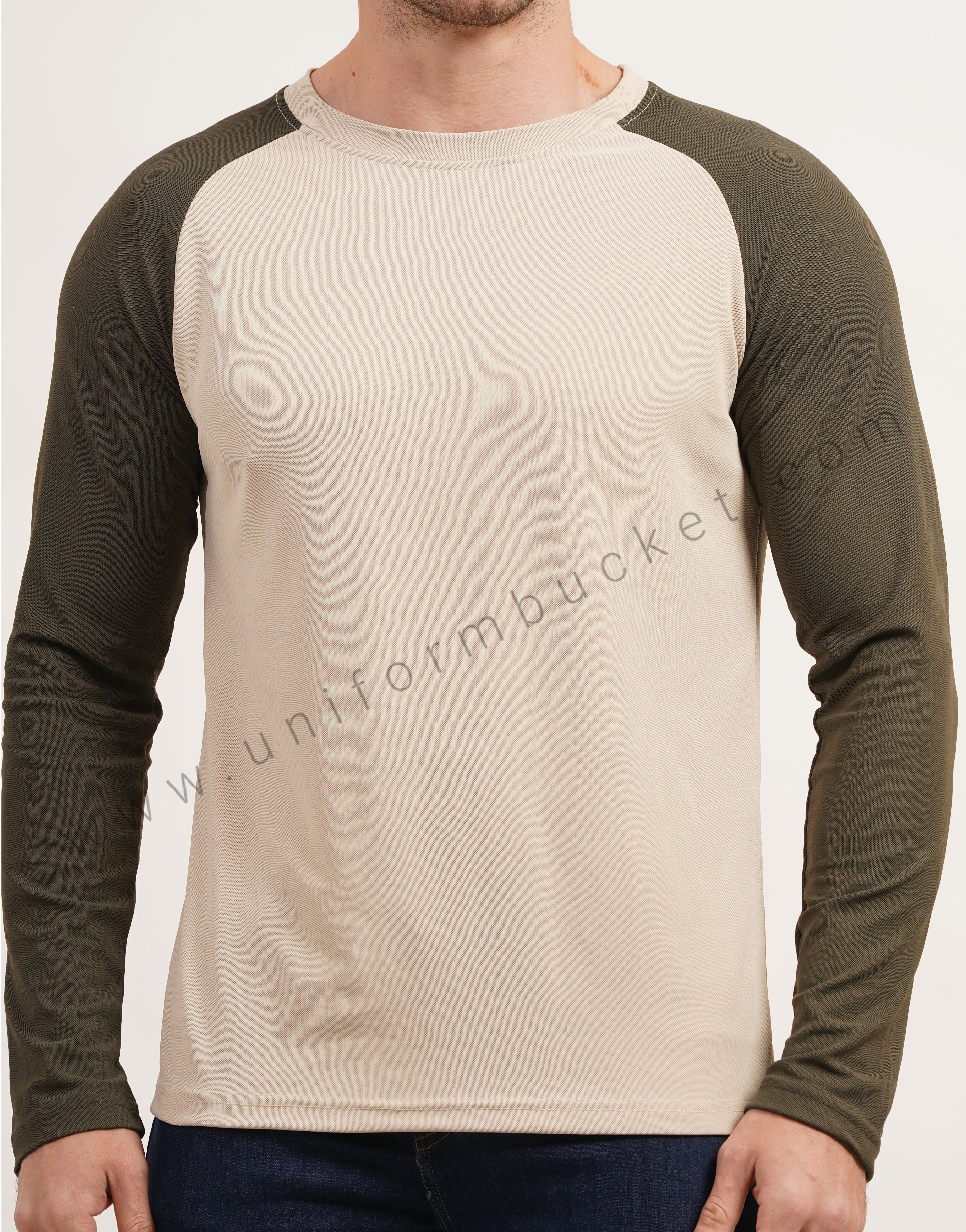 round neck t-shirt with raglan sleeve