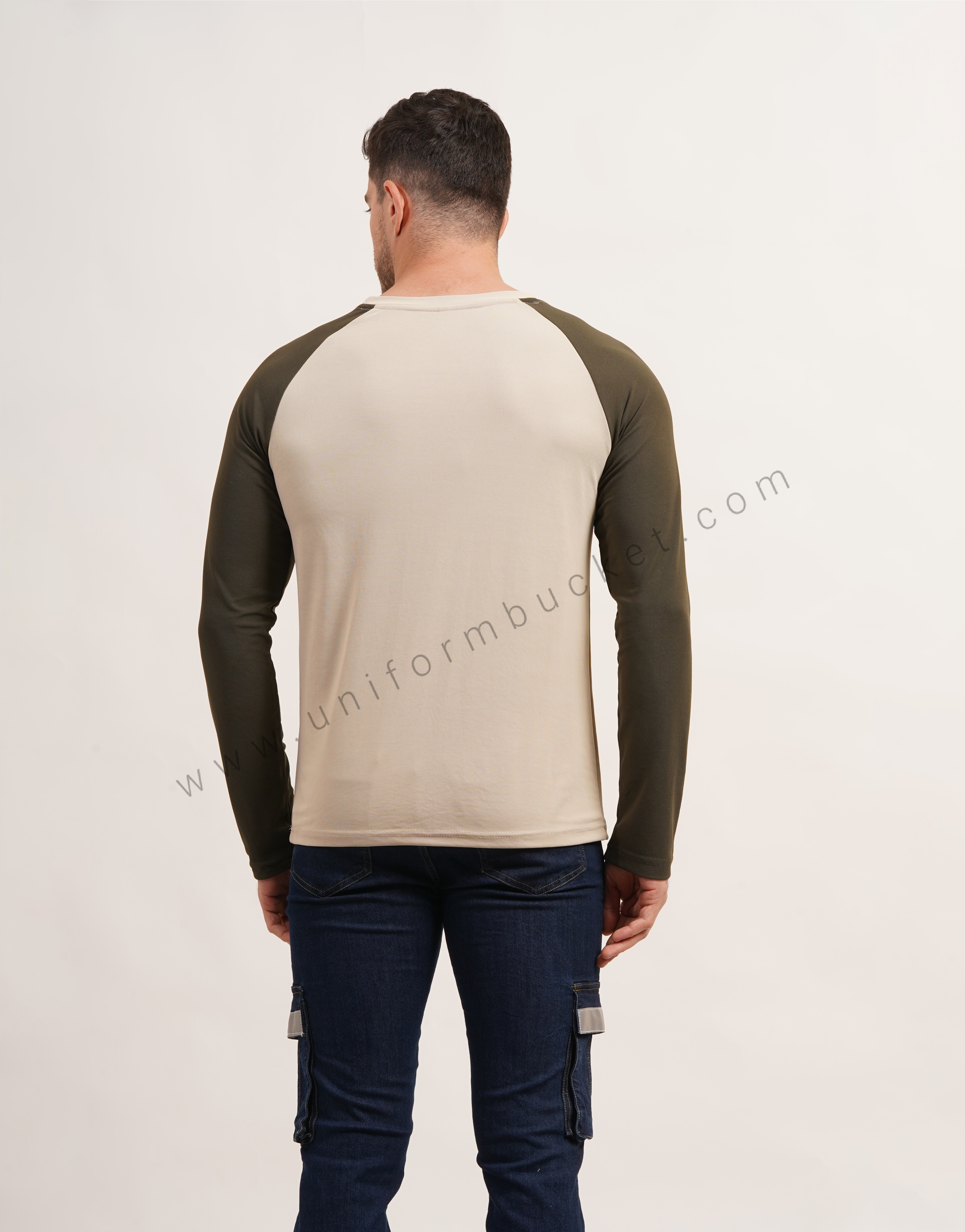 round neck t-shirt with raglan sleeve