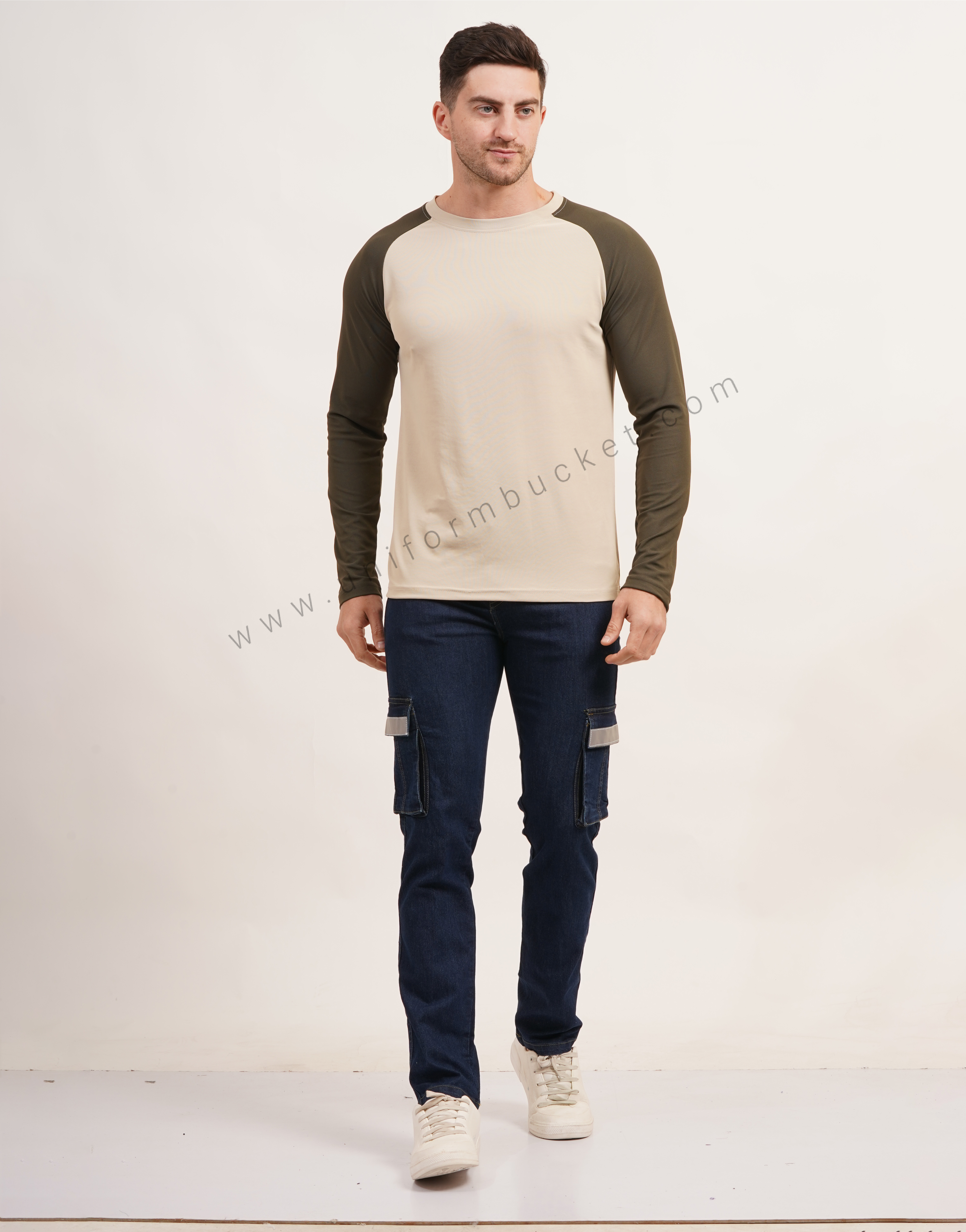round neck t-shirt with raglan sleeve